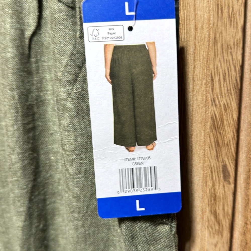 Ella Moss Olive Wide-Leg Cropped Pleated Pants - Picture 7 of 13